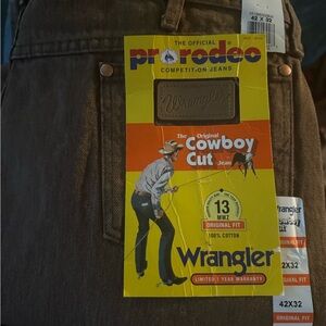 Wrangler Cowboy Cut Jeans in Dark Brown